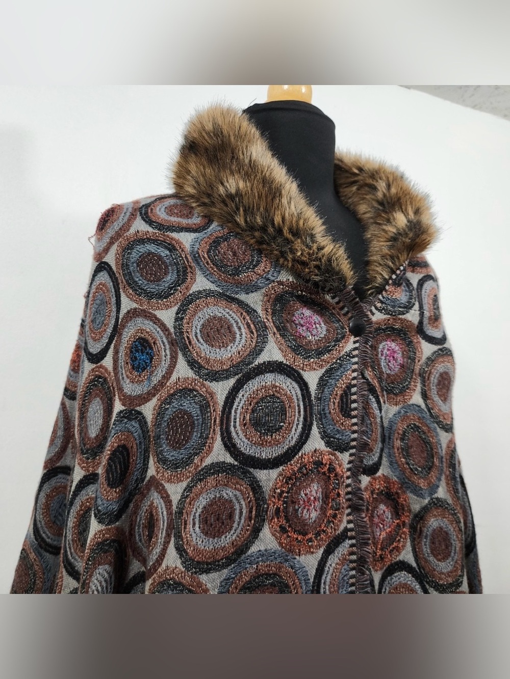 Faux Fur Trim Circle-Print Cape Coat - Brown & Gray